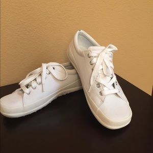 Brand New Aerosoles Sneakers💕💕